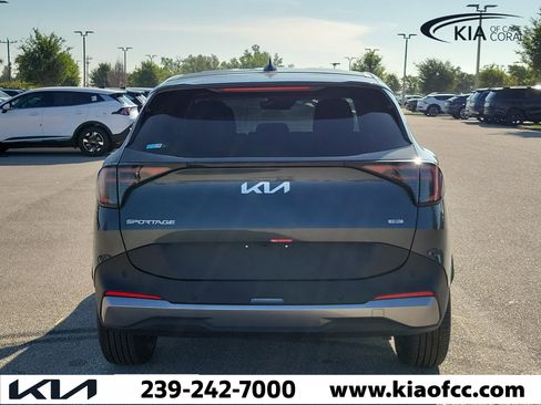 New 2026 Kia Sportage LX FWD image 5