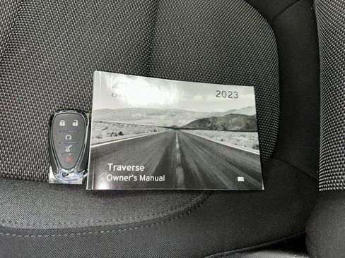Certified 2023 Chevrolet Traverse LT image 4