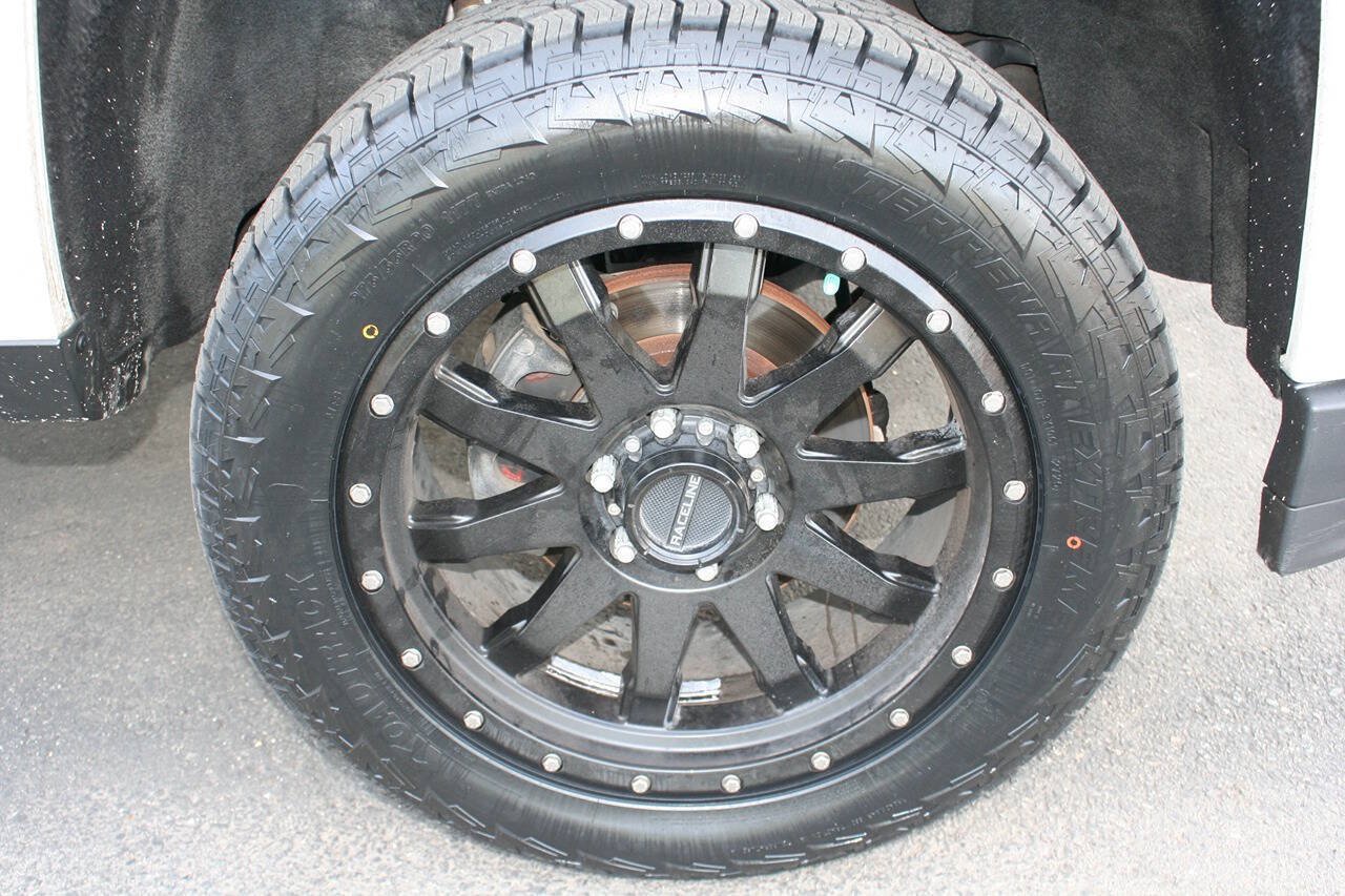 Used 2017 Chevrolet Silverado 1500 LT w/ All Star Edition AWD/4WD image 9