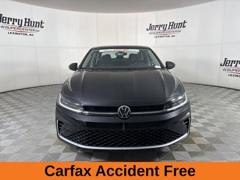 Used 2025 Volkswagen Jetta S image 3