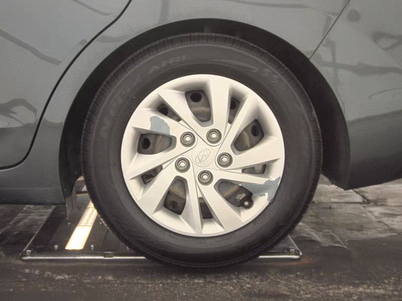 Used 2020 Hyundai Elantra SE FWD image 9