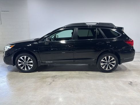 Used 2017 Subaru Outback 2.5i Limited AWD/4WD image 4