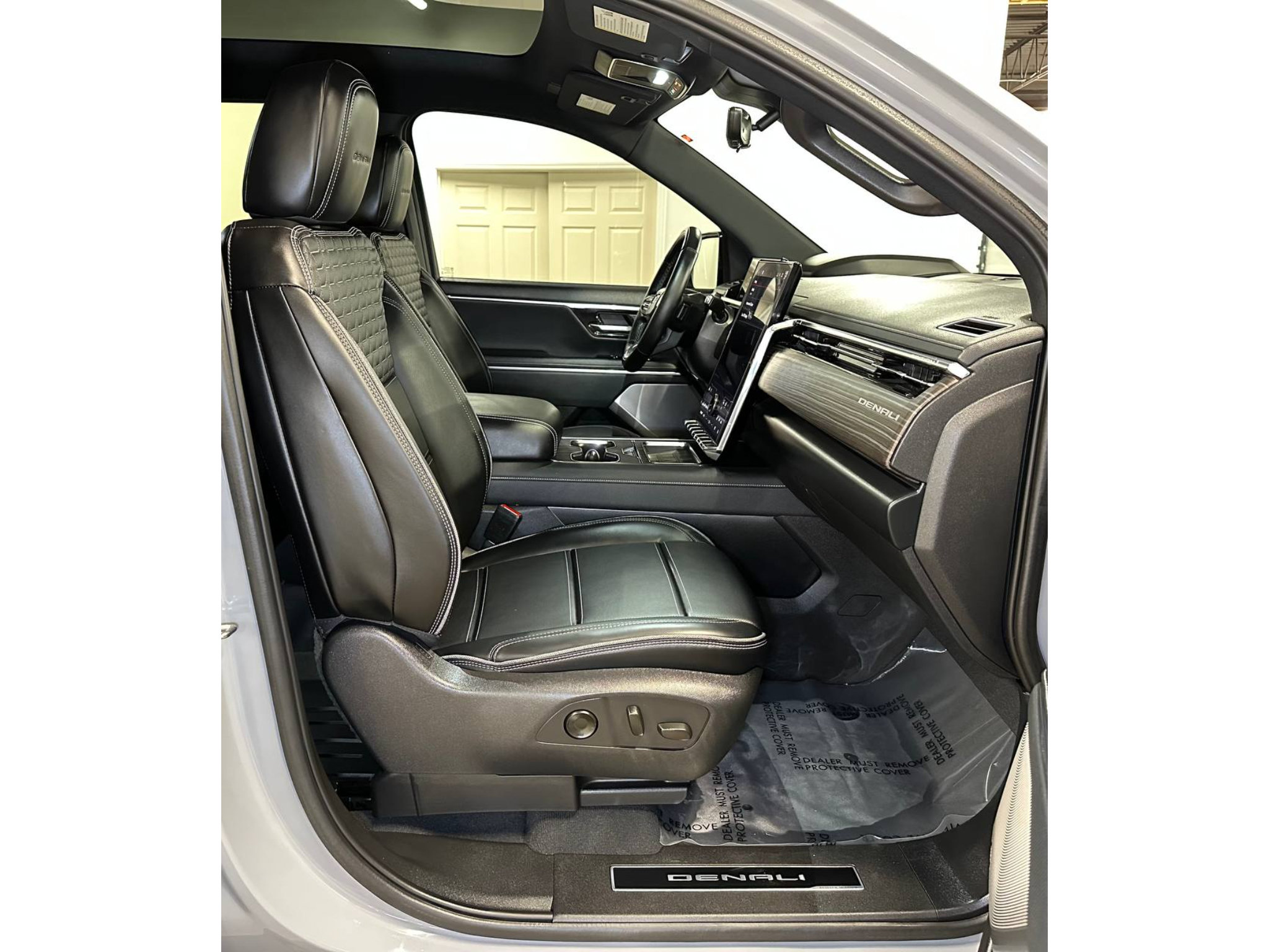 Used 2024 GMC Sierra EV Denali AWD/4WD image 20