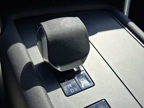 Certified 2026 Land Rover Discovery S AWD/4WD image 24