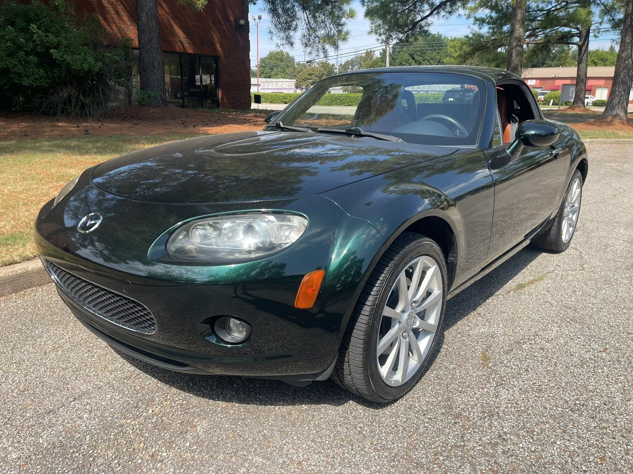 Used 2008 MAZDA MX-5 Miata Grand Touring w/ Premium Pkg RWD image 3
