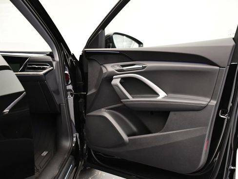 Used 2025 Audi Q5 Premium w/ Convenience Package image 44