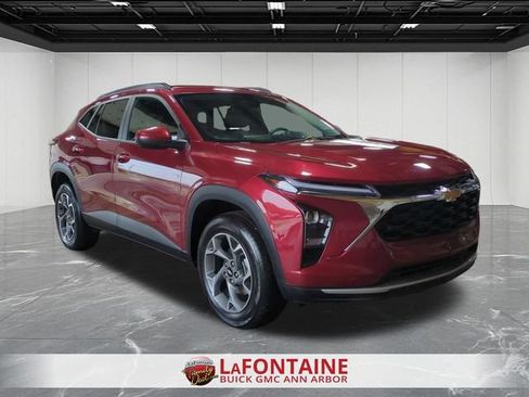 Certified 2024 Chevrolet Trax LT w/ Driver Confidence Package FWD image 2