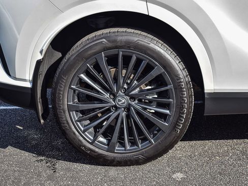 Used 2025 Lexus RX 350h w/ Convenience Package image 11