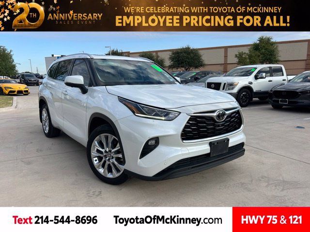 Used 2023 Toyota Highlander Limited AWD/4WD image 1