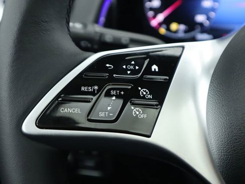 Certified 2025 Mercedes-Benz GLB 250 4MATIC image 11