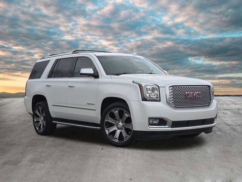 Used 2017 GMC Yukon Denali w/ Open Road Package AWD/4WD image 37