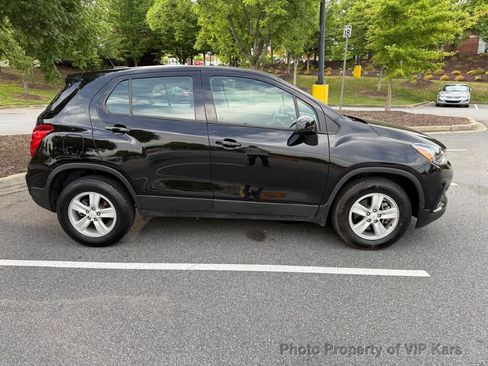 Used 2021 Chevrolet Trax LS AWD/4WD image 4