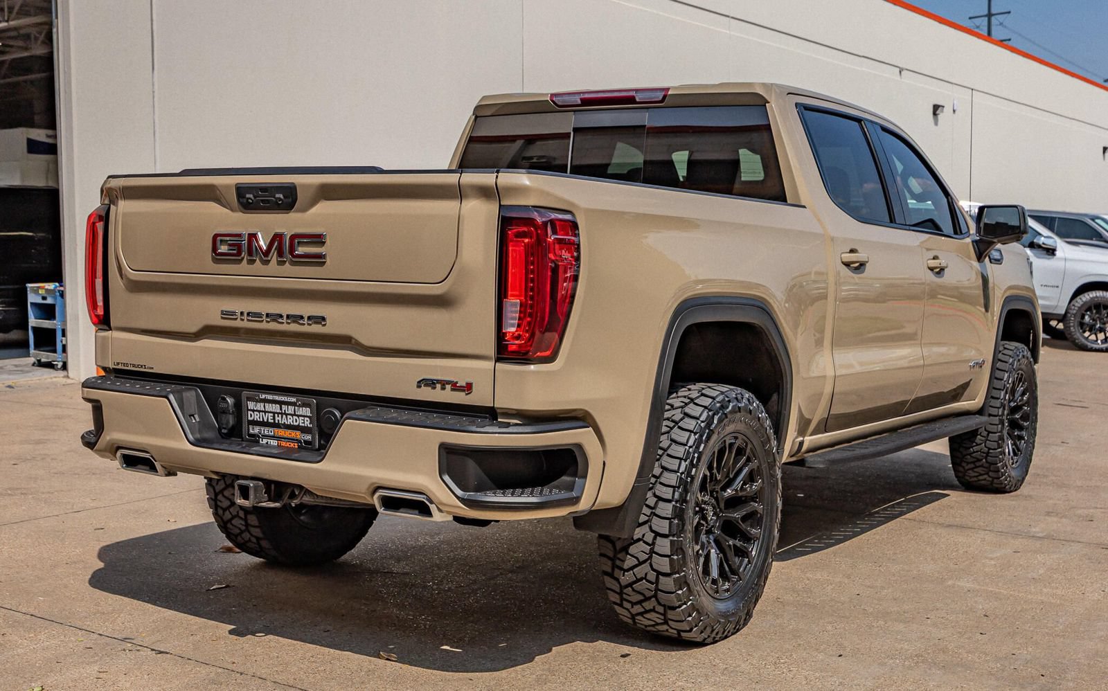 Used 2022 GMC Sierra 1500 AT4 w/ AT4 Preferred Package AWD/4WD image 10