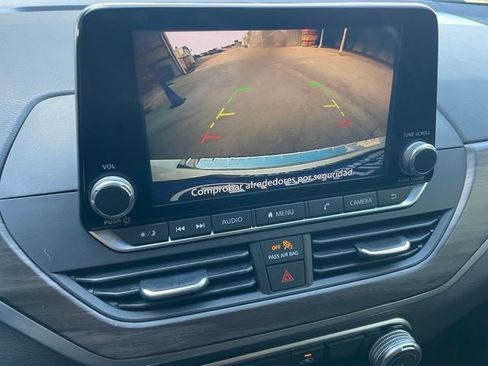 Used 2023 Nissan Altima 2.5 SV FWD image 14