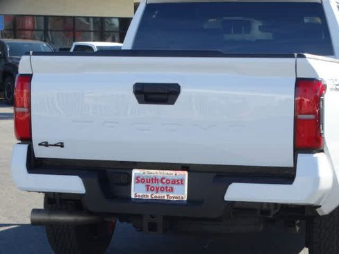 Used 2025 Toyota Tacoma TRD Off-Road image 14