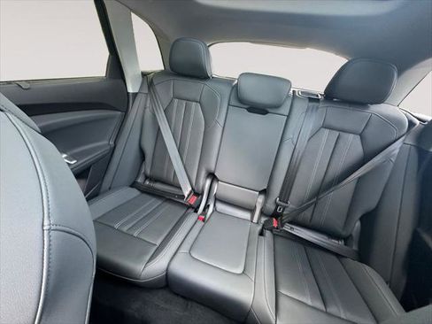 Certified 2025 Audi Q5 Premium Plus w/ Premium Plus AWD/4WD image 13