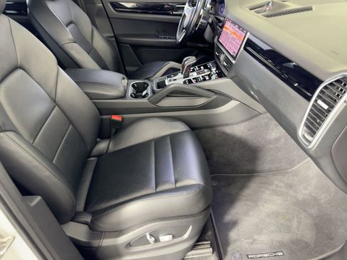 Certified 2021 Porsche Cayenne image 30