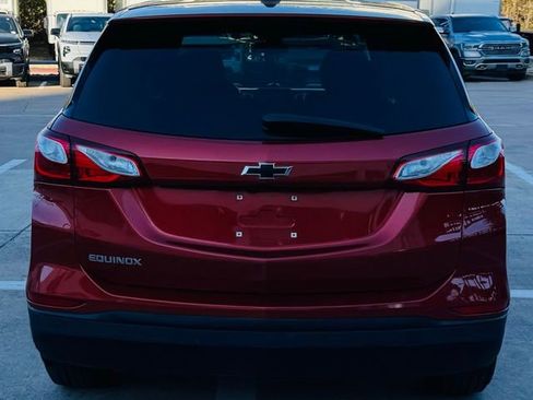 Used 2020 Chevrolet Equinox LS w/ LS Convenience Package image 3