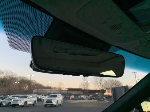 Used 2025 Lexus ES 300h w/ Luxury Package image 27