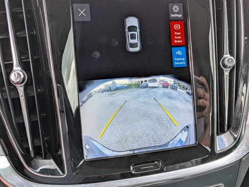 Used 2024 Volvo S60 B5 Core image 29