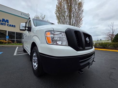Used 2018 Nissan NV 3500 SL image 10