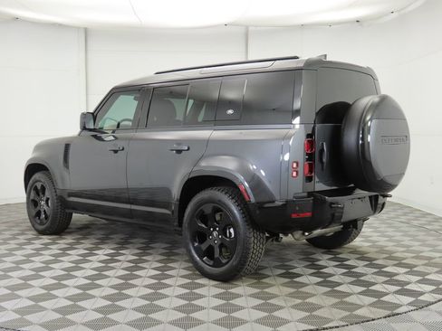 Used 2024 Land Rover Defender 110 X-Dynamic SE image 7