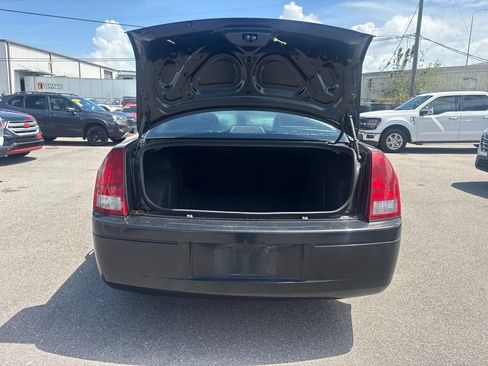 Used 2007 Chrysler 300 RWD image 15