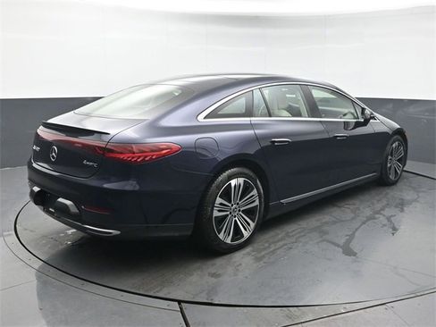 Used 2022 Mercedes-Benz EQS 580 4MATIC Sedan image 5