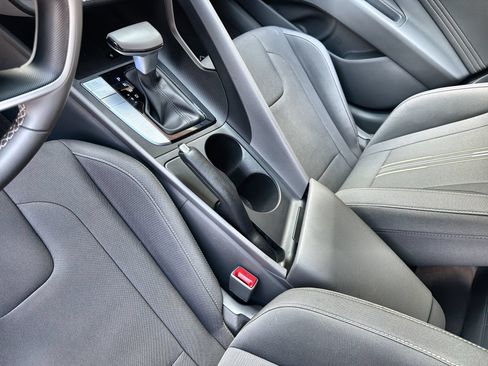 Used 2025 Hyundai Elantra Sport FWD image 20