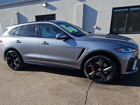 Used 2023 Jaguar F-PACE SVR image 9