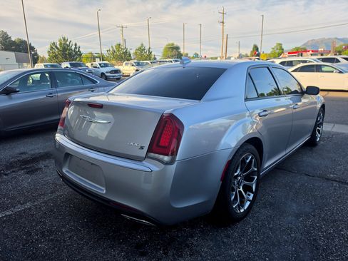 Used 2018 Chrysler 300 S RWD image 6