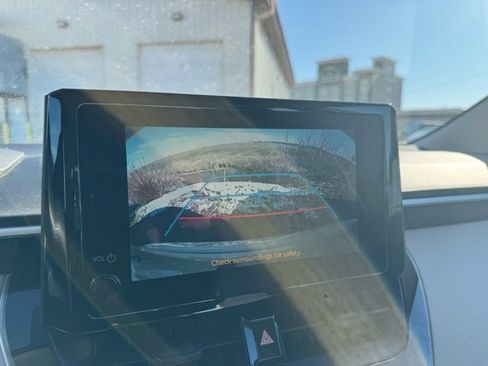 Used 2025 Toyota Corolla LE image 4