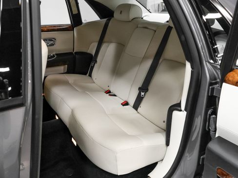 Used 2010 Rolls-Royce Ghost image 61
