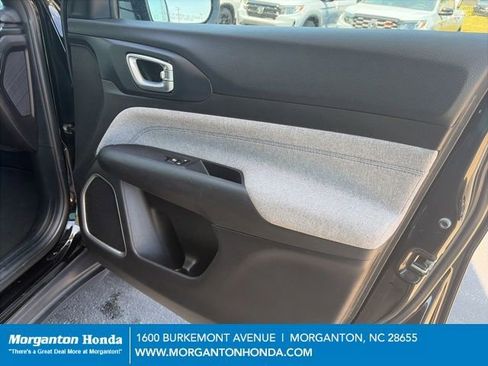 Used 2024 Jeep Compass Latitude AWD/4WD image 32
