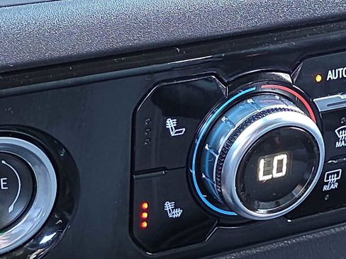 Used 2023 GMC Sierra 1500 Elevation image 30