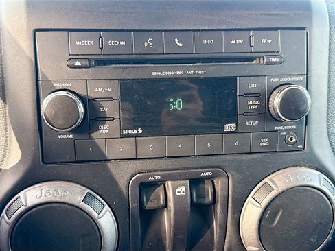 Used 2016 Jeep Wrangler Sport image 16