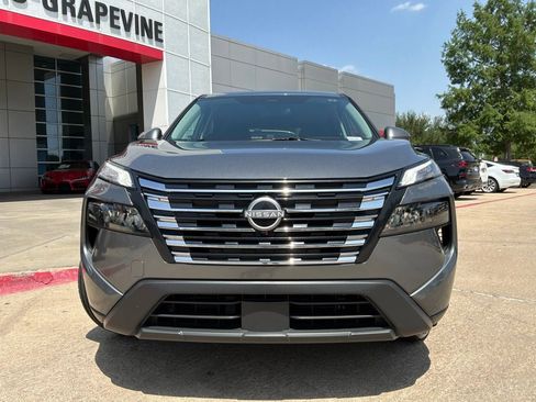 Used 2025 Nissan Rogue SV FWD image 3