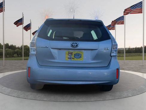 Used 2012 Toyota Prius V Five image 6