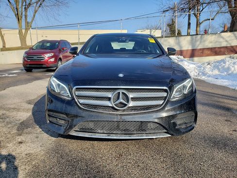 Used 2017 Mercedes-Benz E 300 4MATIC image 2