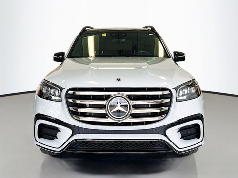 Used 2024 Mercedes-Benz GLS 450 4MATIC image 3