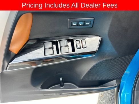 Used 2016 Toyota RAV4 Limited AWD/4WD image 4