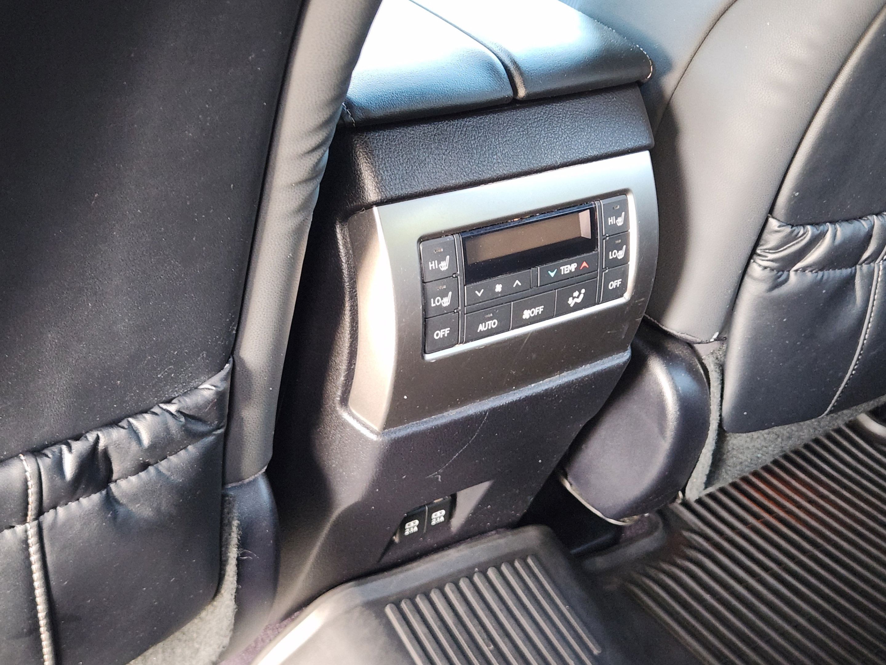 Used 2022 Lexus GX 460 Premium w/ Accessory Package AWD/4WD image 30