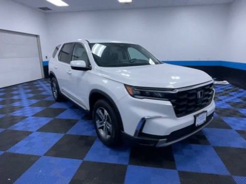 Certified 2024 Honda Pilot EX-L image 2