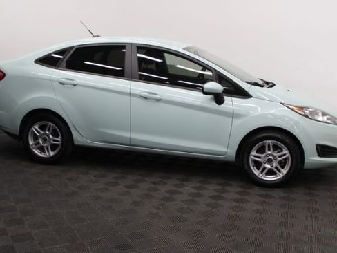 Used 2019 Ford Fiesta SE image 3