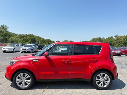 Used 2015 Kia Soul + w/ Audio Package FWD image 1