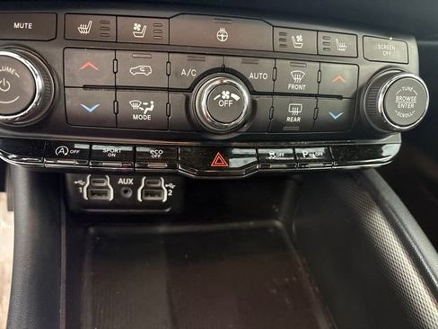 Used 2024 Dodge Durango GT RWD image 38