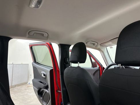 Used 2020 Jeep Renegade Sport image 21