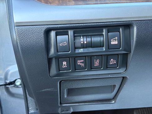 Used 2018 Subaru Outback 2.5i Limited image 26