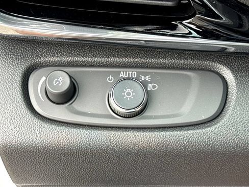New 2026 Buick Envista Sport Touring FWD image 10