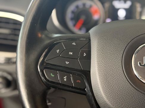 Used 2020 Jeep Cherokee Latitude Plus AWD/4WD image 35